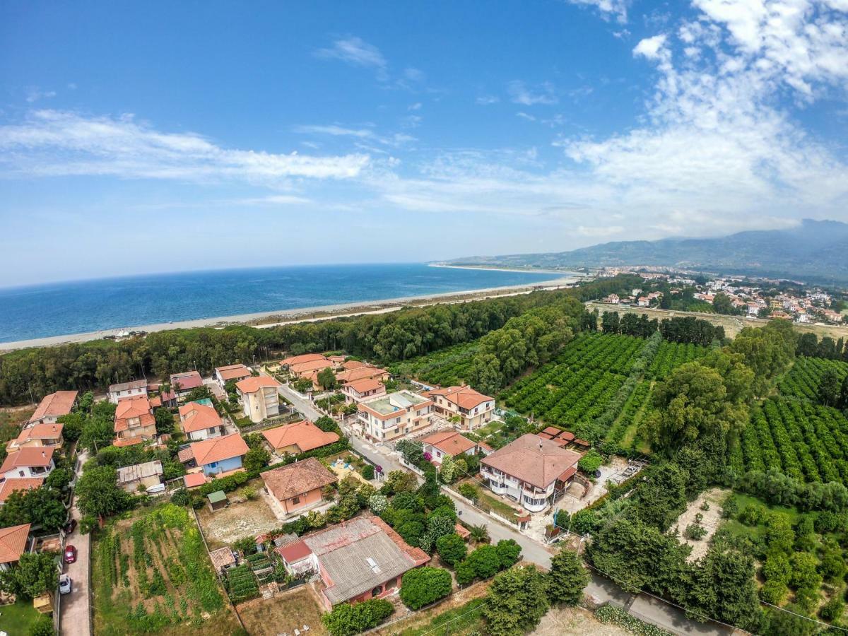 لاميزيا تيرمي B&B Pineta Mare المظهر الخارجي الصورة