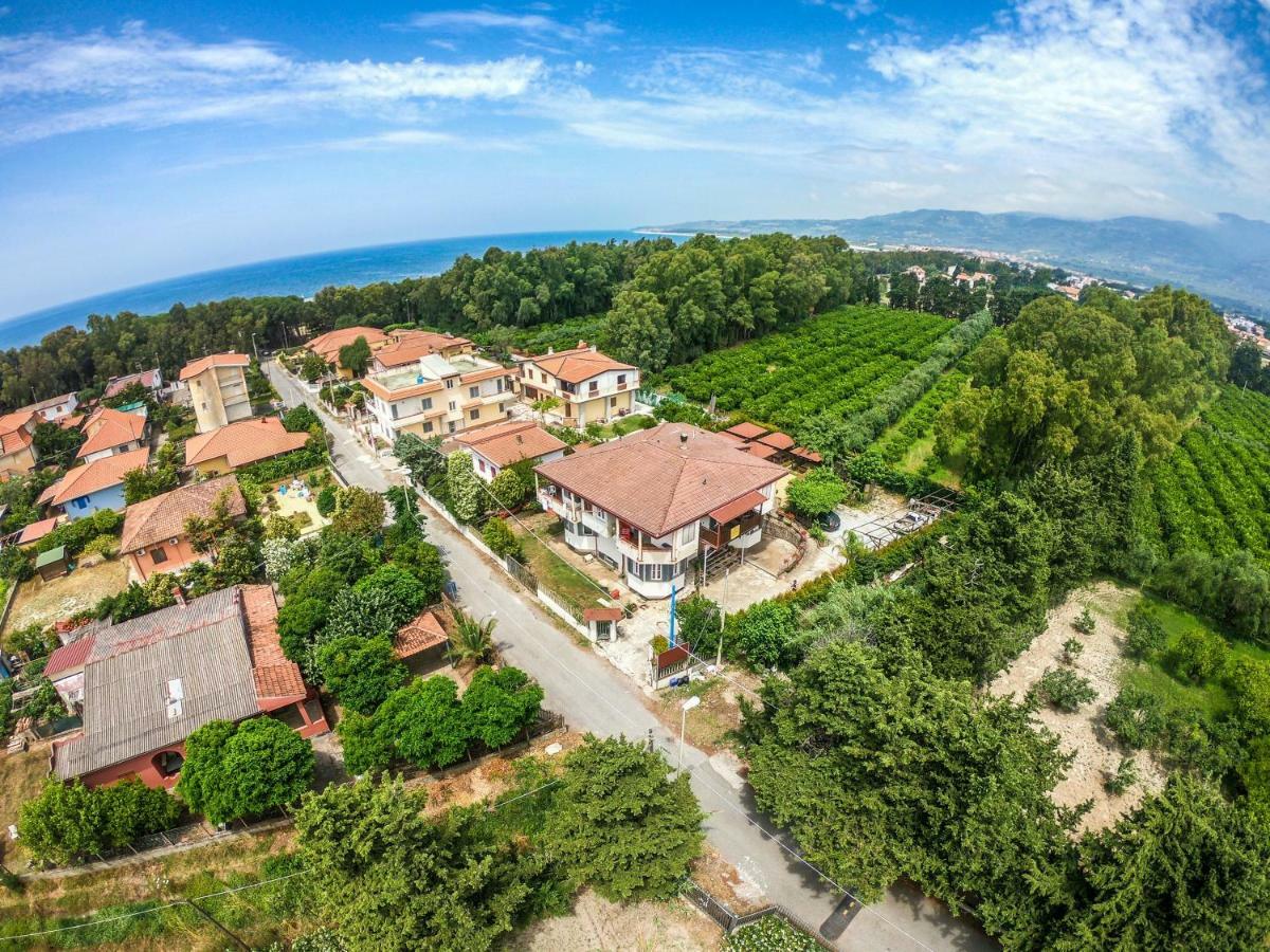 لاميزيا تيرمي B&B Pineta Mare المظهر الخارجي الصورة